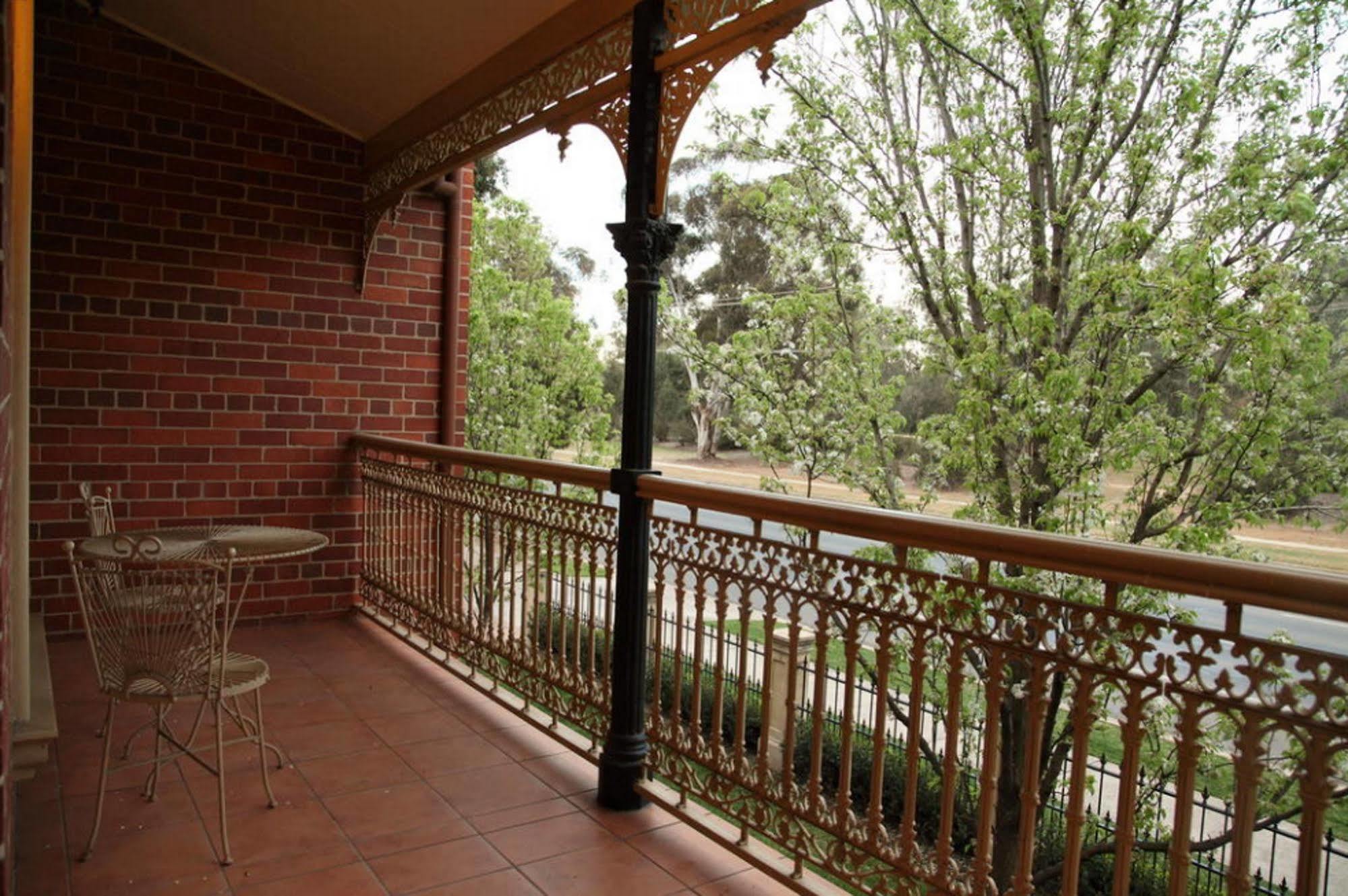 Carlyle Suites & Apartments Wagga Wagga Exterior foto