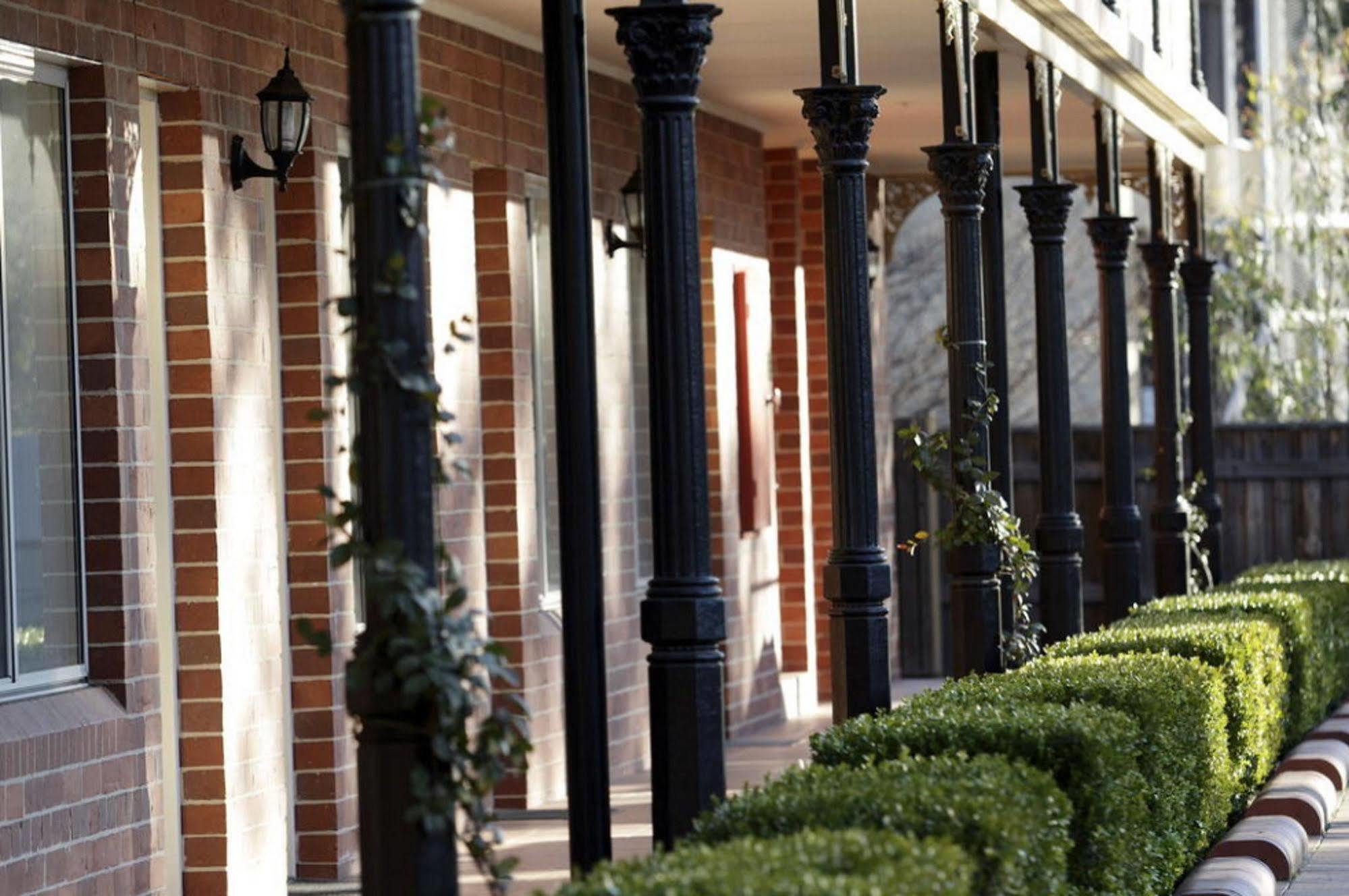 Carlyle Suites & Apartments Wagga Wagga Exterior foto